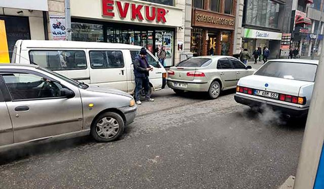 Gazipaşa’da kaza! Otomobil minibüs ile çarpıştı