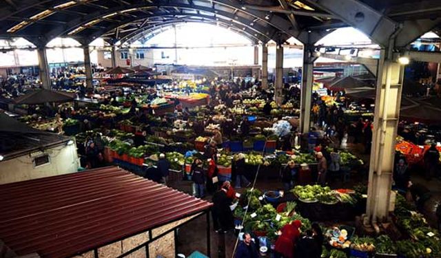 Zonguldak’ta halk pazarı vatandaş akınına uğradı