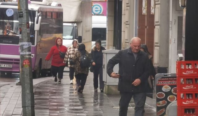 Zonguldak güne yağmurla uyandı