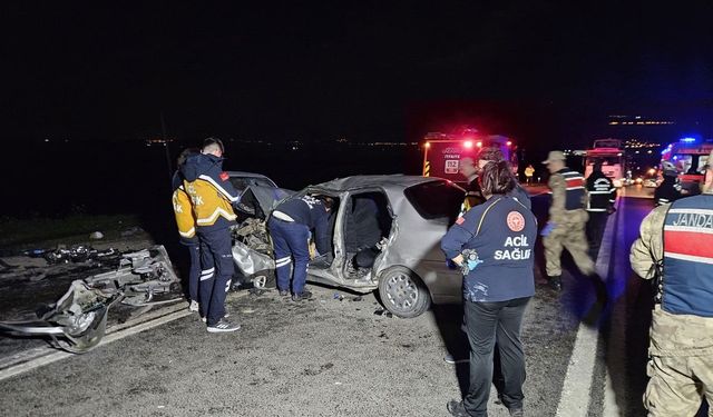 Katliam gibi kaza: 2 ölü, 6 yaralı!