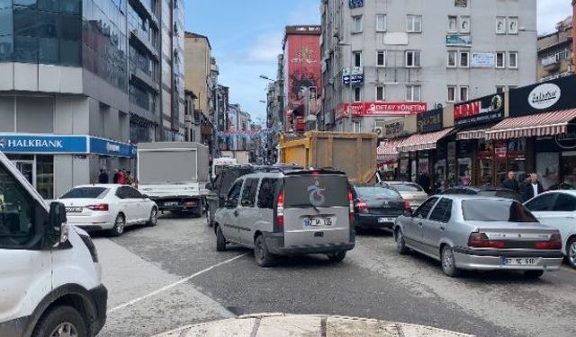 Gazipaşa’da saniyelerle yarıştılar!  Trafik kilitlendi, dakikalarca mücadele ettiler