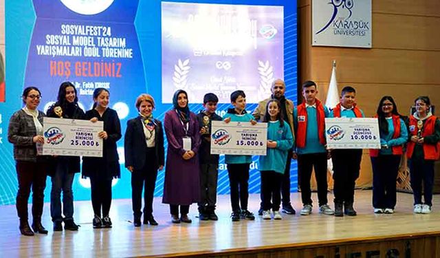 Türkiye’nin ilk SOSYALFEST’inde ödüller sahiplerini buldu
