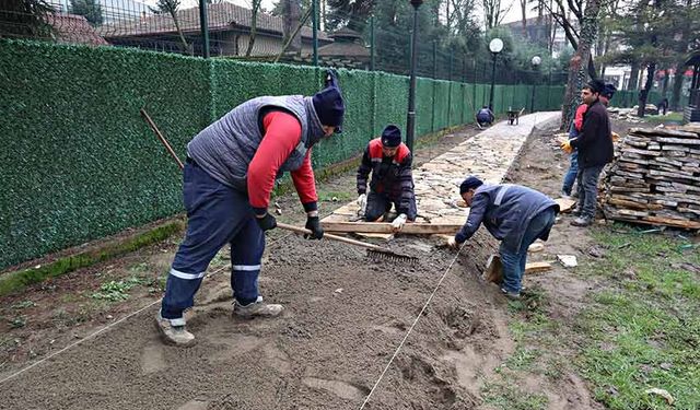 Vandalların hedefi olan park yenileniyor