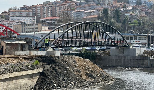 Köprüde çalışma sürüyor kısa sürede açılacak