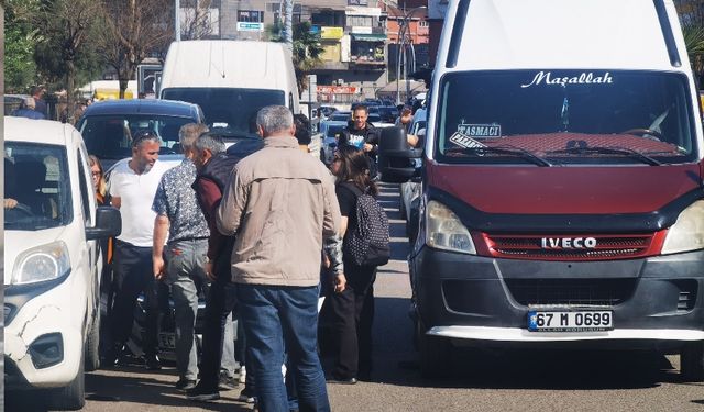 Soğuksuda kaza trafik birbirine girdi