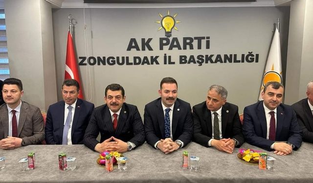 AK Parti teşkilatı bayramlaştı