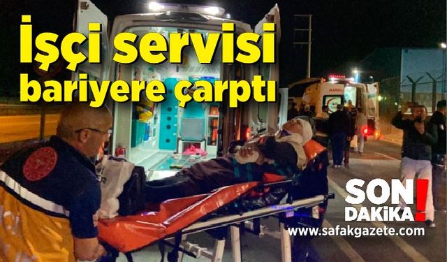 İşçi servisi yol ayrımındaki bariyere saplandı