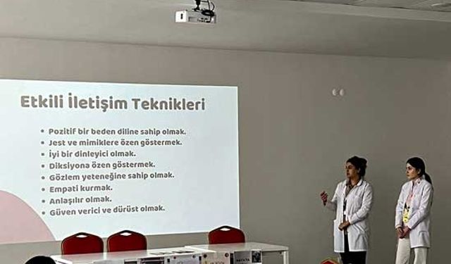 Üniversite öğrencilerinden huzurevi personeline eğitim