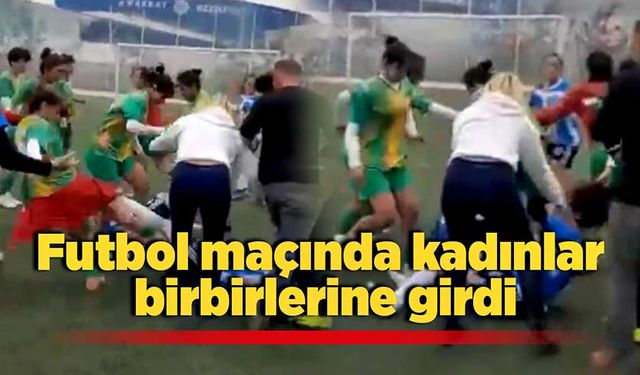 Futbol maçında kadınlar birbirlerine girdi