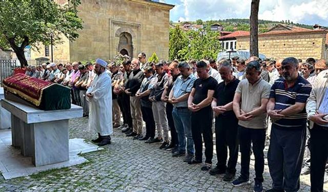 Feci kazada hayatını kaybeden genç toprağa verildi