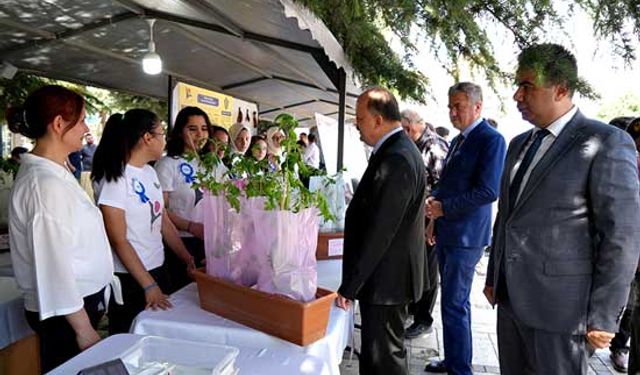 Öğrencilerin projeleri Bilim Festivali'nde sergilendi