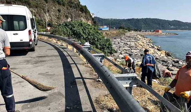 Karadeniz Ereğli'de plajlarda temizlik çalışması sürüyor