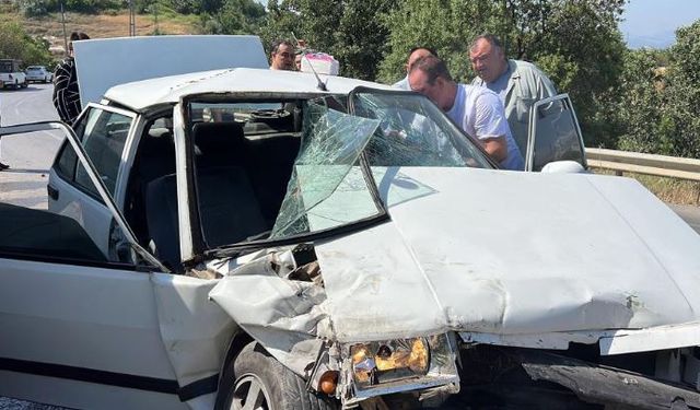 Kahraman doktor kaza yerinde durup yaralılara ilk müdahaleyi yaptı