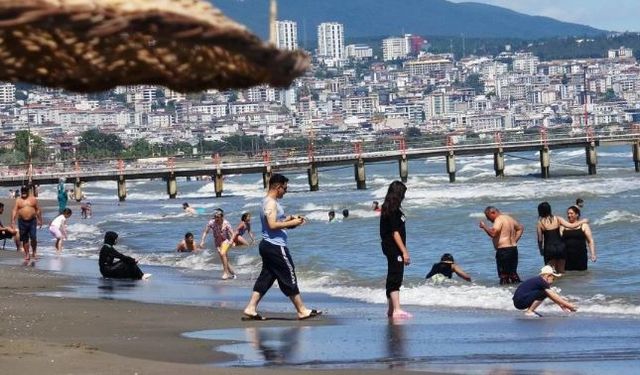 Samsun'un iki günlük serinleme bilançosu: 11 boğulma tehlikesi, 1 kayıp