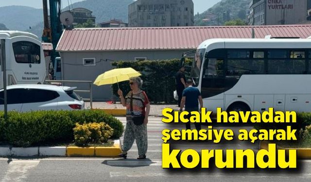 Zonguldak'ta sıcak hava şemsiye açtırdı