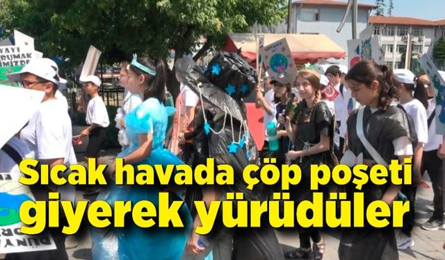 Sıcak havada çöp poşeti giyerek yürüdüler