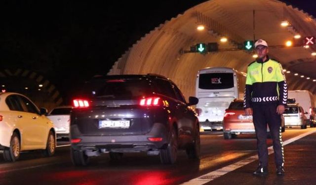 Yollarda bayram yoğunluğu devam ediyor