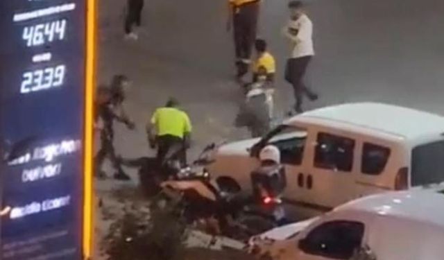 Ceza kesilen sürücü ile trafik polisinin kavgası