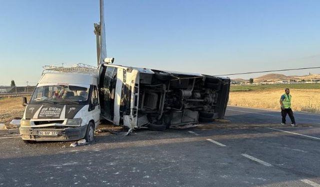 İşçileri taşıyan iki araç çarpıştı: 1 ölü, 16 yaralı