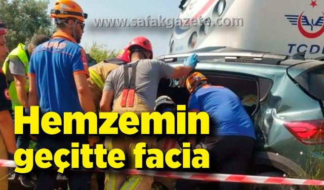 Yolcu treni hemzemin geçitte otomobile çarptı: 3 ölü