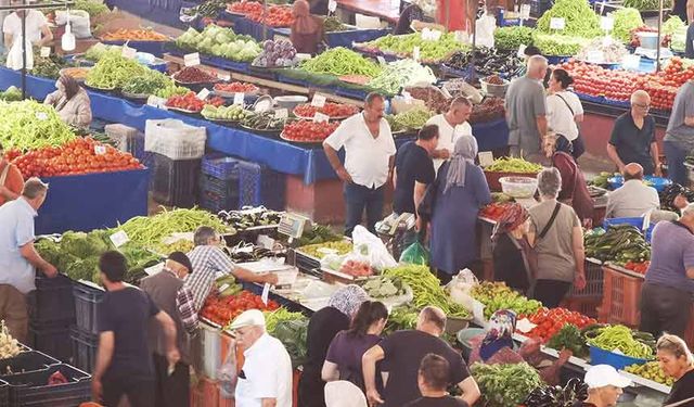 Halk Pazarında fiyatlarda düşüş sürüyor