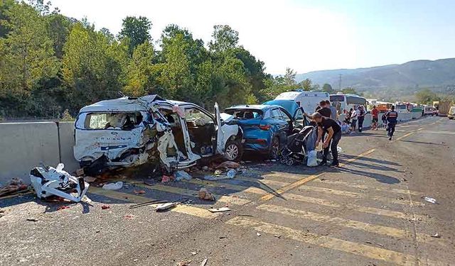 Düzce'de feci kazada ölen ve yaralananların kimlikleri belli oldu