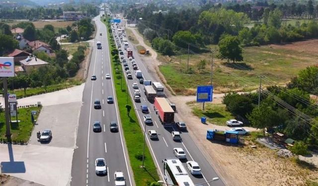 Tünelin trafiğe kapatılması şehir trafiğini felç etti: Ambulans geçmekte zorlandı