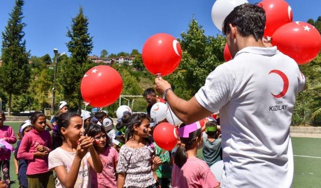 Mevsimlik tarım işçilerinin çocukları şenlikte buluştu