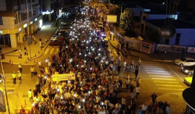 Binlerce kişi Haniye ve Filistinliler için yürüdü