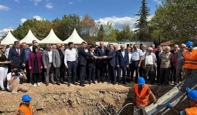 Karabük'te kontrplak fabrikasının temeli atıldı