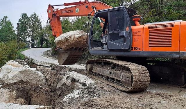 Heyelan bölgelerinde çalışmalar sürüyor