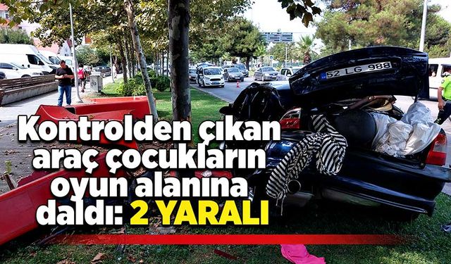 Kontrolden çıkan araç çocukların oyun alanına daldı: 2 yaralı