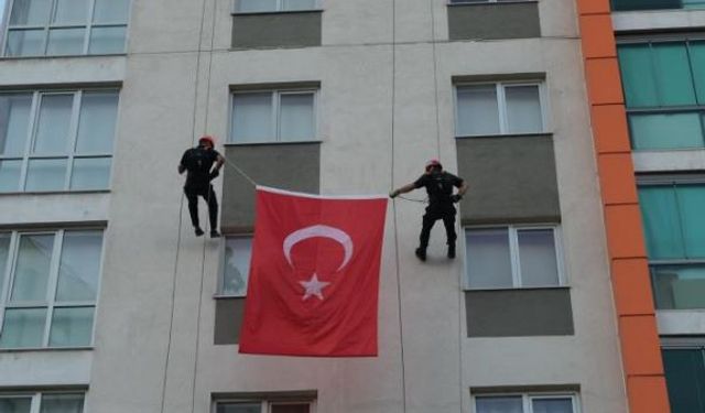 Karabük'te itfaiye ekiplerinden nefes kesen tatbikat