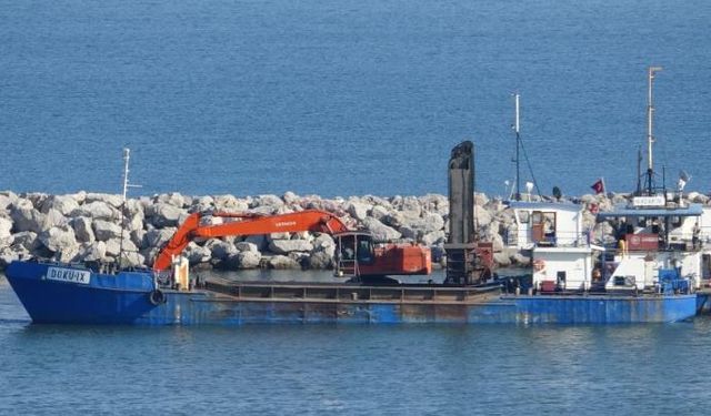 Zonguldak limanı 200 bin metreküp teressübattan temizlendi