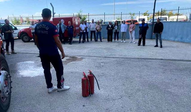 Polisler yangın söndürdü!