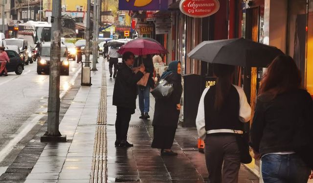 Zonguldak güne yağmur ile uyandı