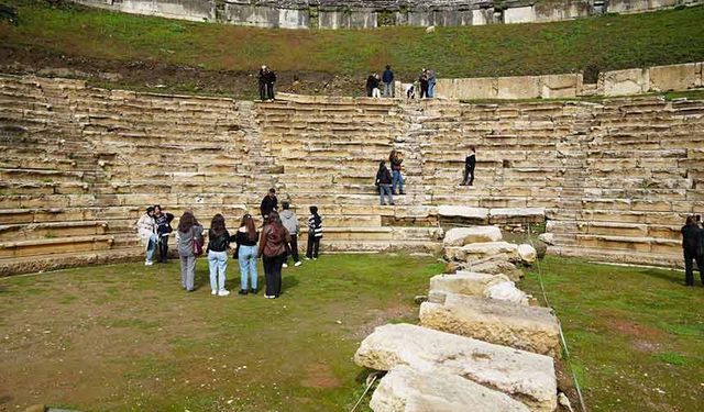 Zonguldaklı öğrenciler, antik kente hayran kaldı