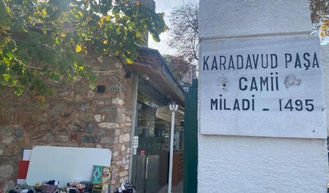 529 yıllık tarihi Karadavud Paşa Cami’nin kubbe kısmında hasar oluştu