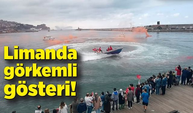 Limanda görkemli gösteri! Herkes telefonlara sarıldı