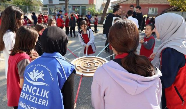 Ortaokul öğrencileri gönüllerince eğlendi