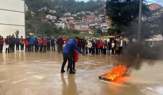 Zonguldak’ta deprem ve yangın tatbikatı gerçekleştirildi