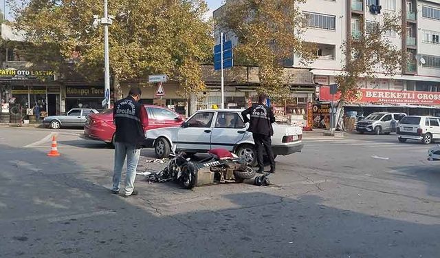 Ters yönden gelen otomobil motosiklete çarptı: 1 ölü