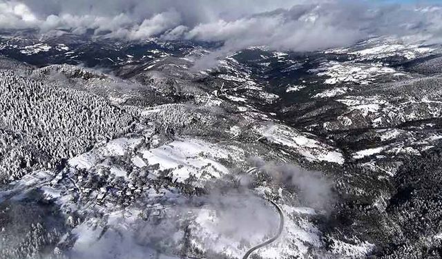 Karabük’te kar ve sis görsel şölen oluşturdu