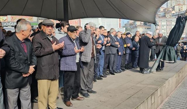 Fırtınada batan Kafkametler'in mürettebatına gıyabi cenaze namazı kılındı