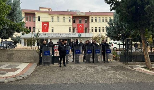 Polislere taşlı saldırıda 10 tutuklama