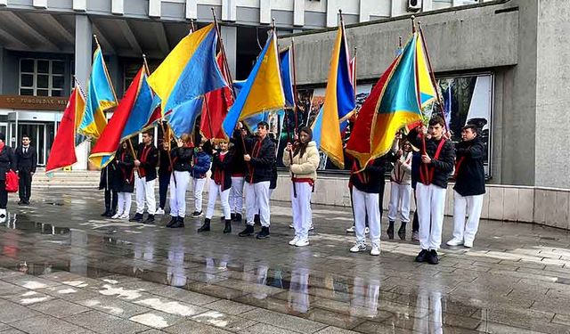 Öğretmenler Günü’nde öğrenciler ayakta durmakta zorlandılar