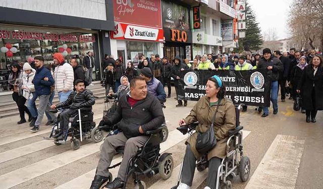 Engelliler Günü'nde farkındalık için yürüdüler