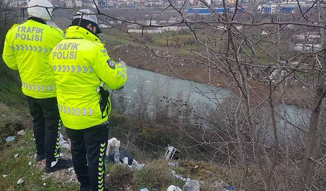 Şarampole uçan otomobildeki öğretim görevlisi yaralandı