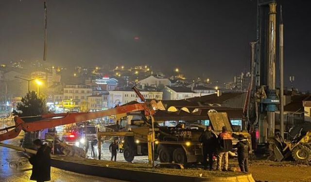 Beton pompası devrildi, facianın eşiğinden dönüldü