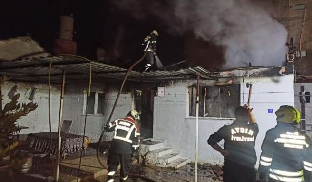 Ailesi ile yaşadığı evi yaktı olay yerinden kaçtı